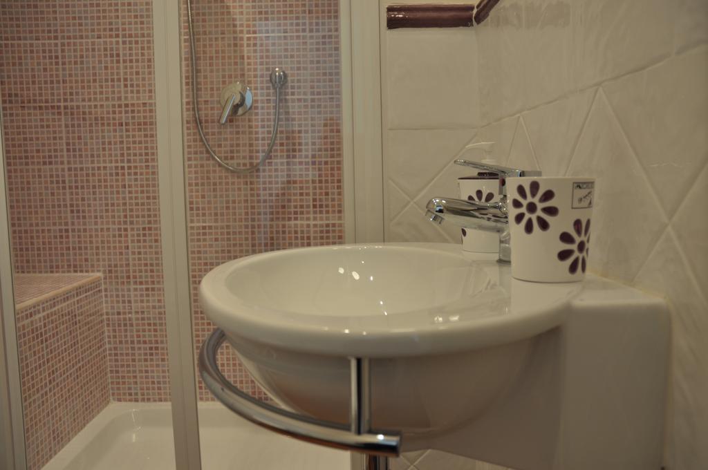 Camera Matrimoniale/Doppia con Letti Singoli con Bagno Privato